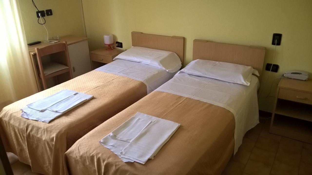 Hotel Parigi Castel San Pietro Terme Quarto foto