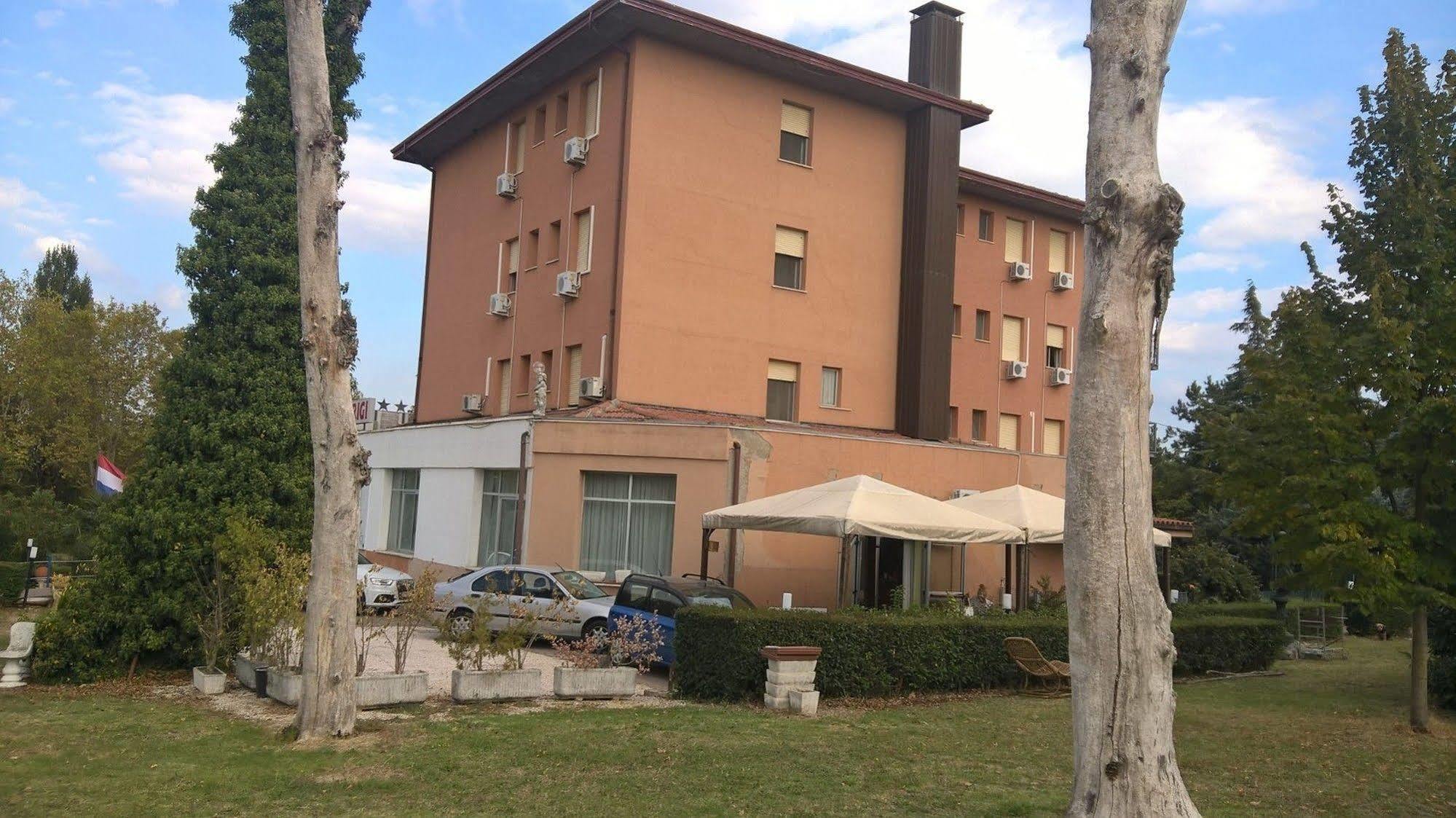 Hotel Parigi Castel San Pietro Terme Exterior foto